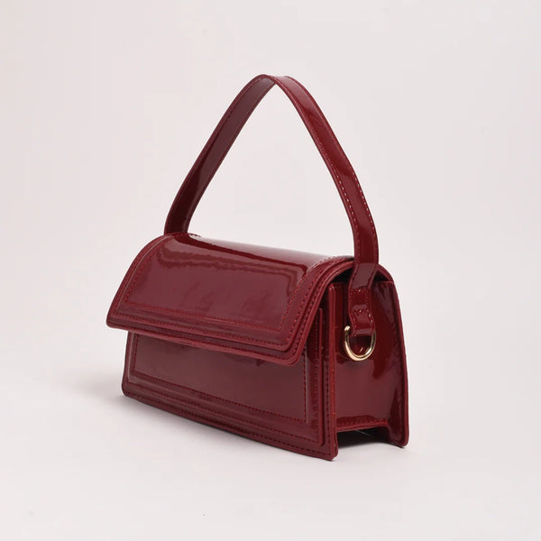 Side view of the bag.