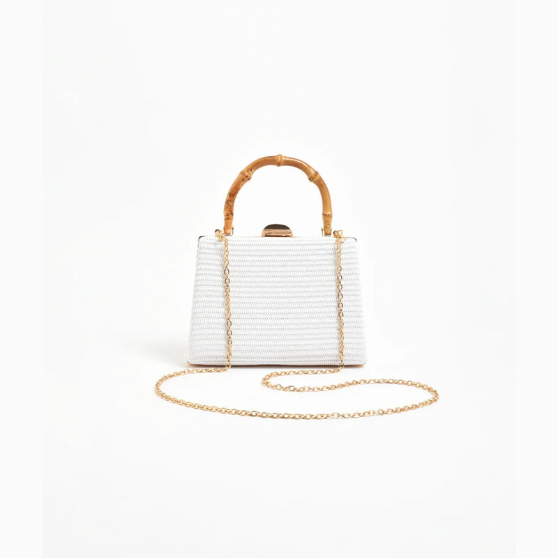 And its also versatile - having a detachable gold chain shoulder strap.