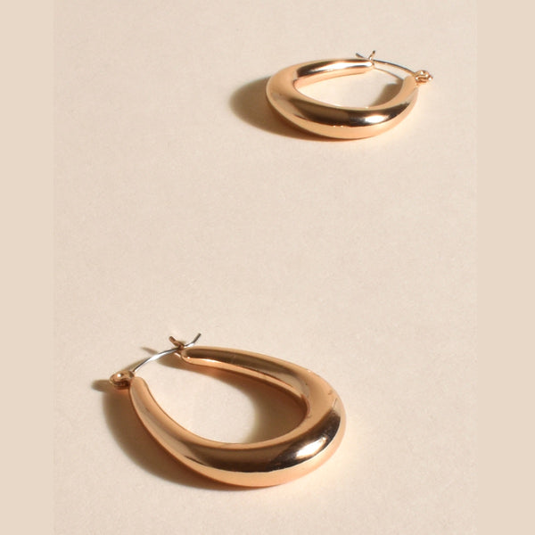 Carson Teardrop Hoop Earrings in Gold