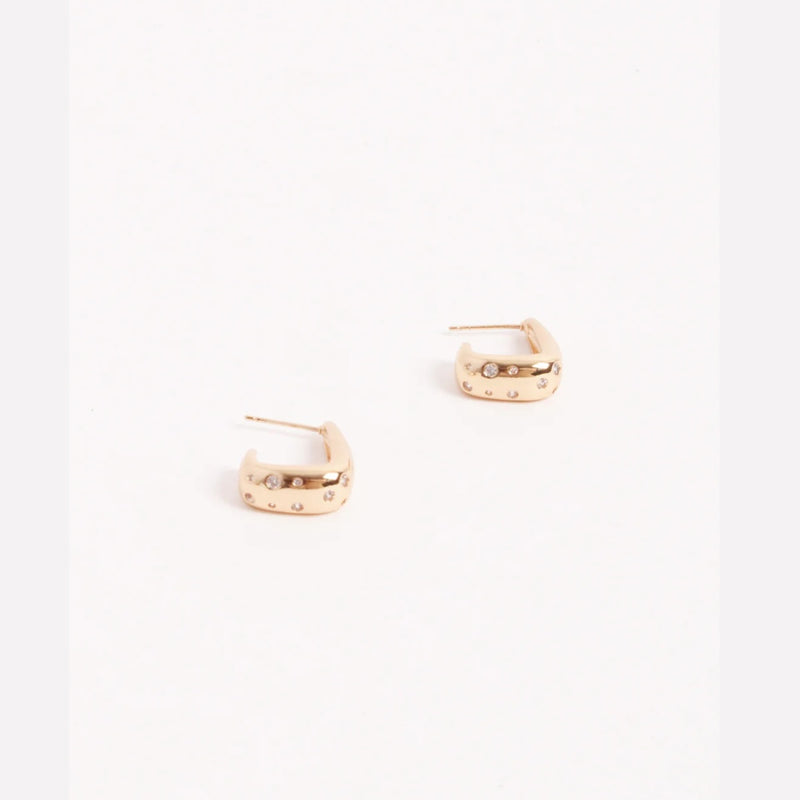 They also feature small diamantes on the curved hoop.