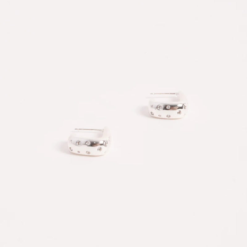 They feature small diamantes.