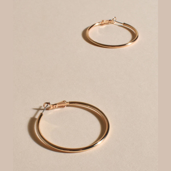Essential Hoop Earrings in Gold