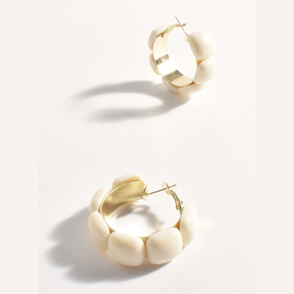 Midi Resin Metal Hoop Earrings (Cream)