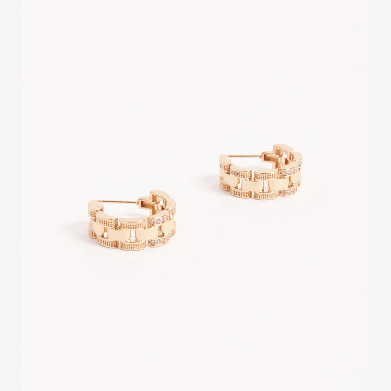 close up of the beautiful diamante detail and thick chain link detail.