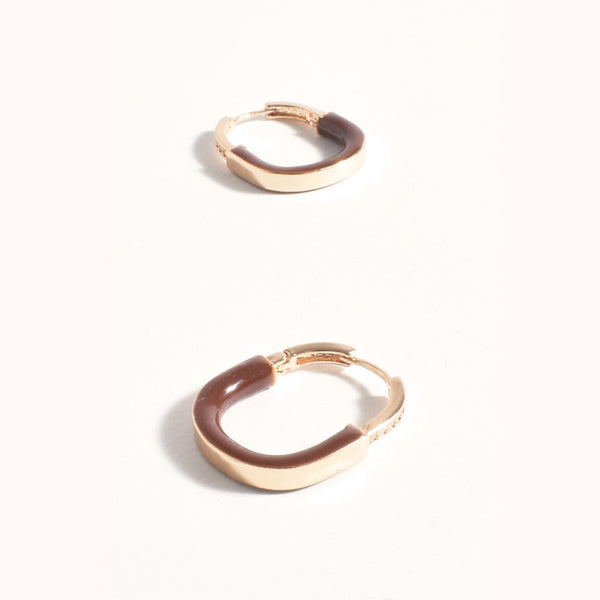 These earrings have a hinged closure and mocha coloured enamel on the lower half and diamante detail on the upper front facing.