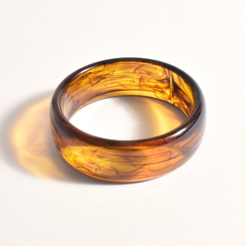 Riley Resin Bangle in tortoiseshell