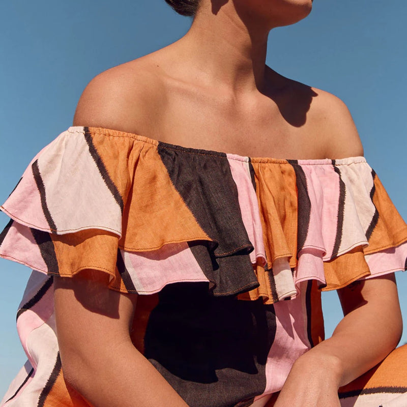Close up of the neckline.
