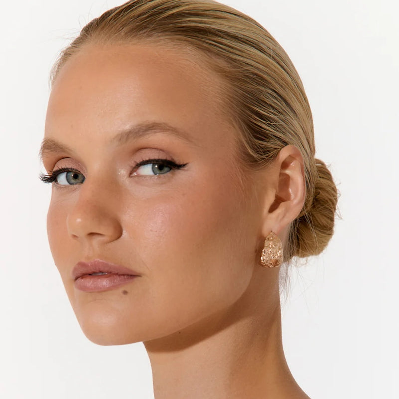Model inspo wearing the gold version.
