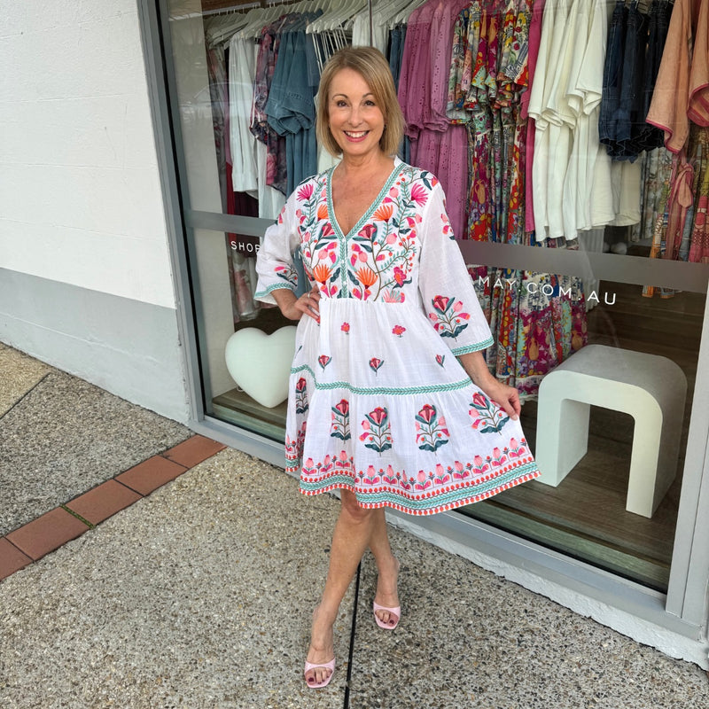 Tanya is 165cm tall, typically a Size 8-10 and wears a Small in this dress.