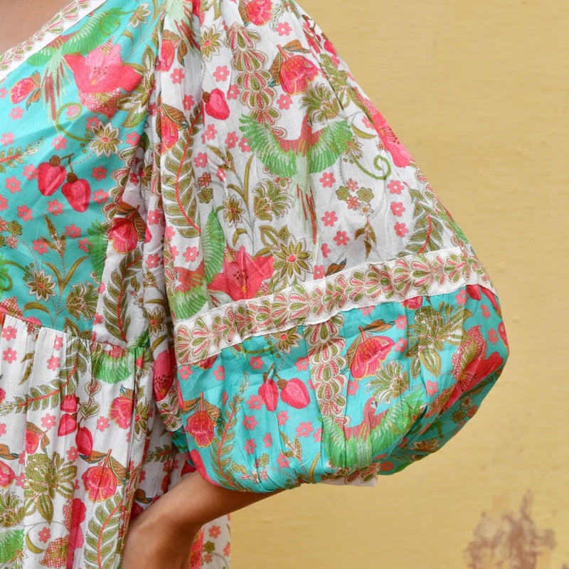 Close up of the print and sleeve detail.