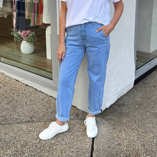 Bowie Barrel Jeans (Light Wash)