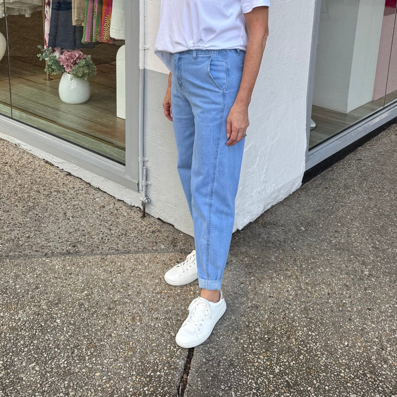 Bowie Barrel Jeans (Light Wash)