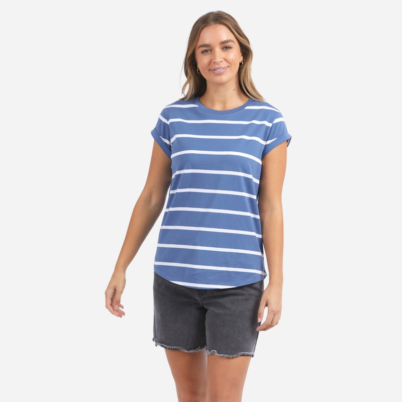 This cotton tee has a round neckline and a curved hem.