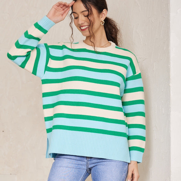This jumper has a round neckline, drop shoulders and a relaxed, boxy fit