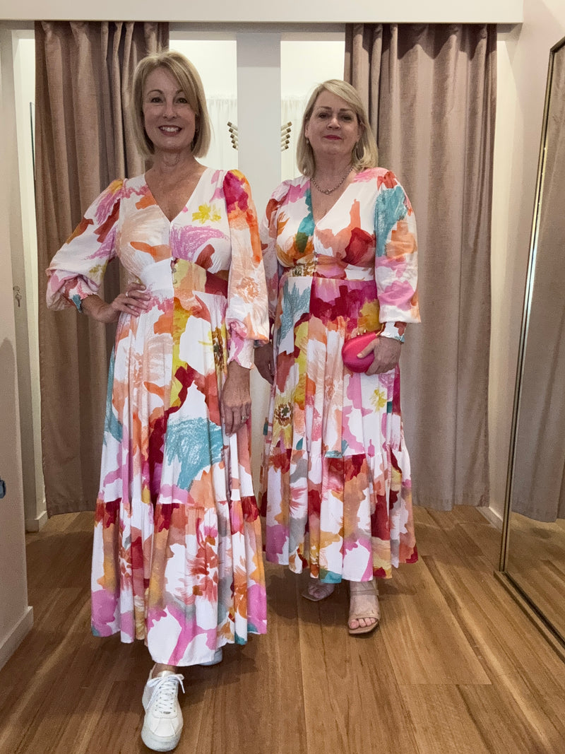 Instore photo - Left: Tanya (typically Size 8-10) wearing Size 10.
Right: Jill (typically a Size 14-16) wearing a Size 16.