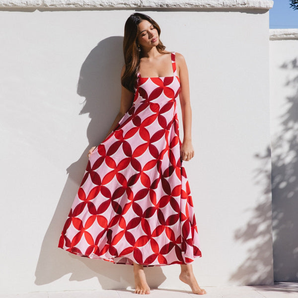 Showcasing the full maxi length skirt