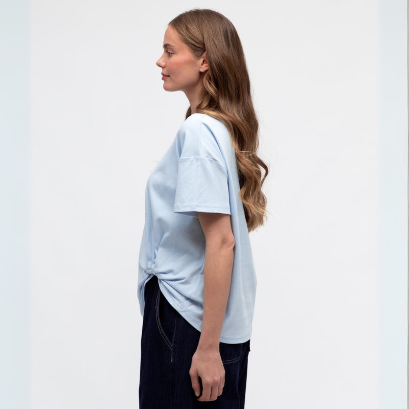 Side view of the tee.