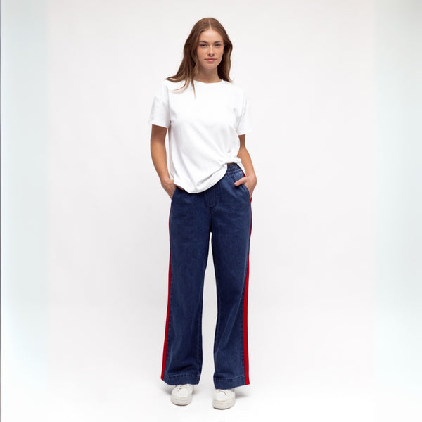 The pants can be worn with our Kenzo Tees.