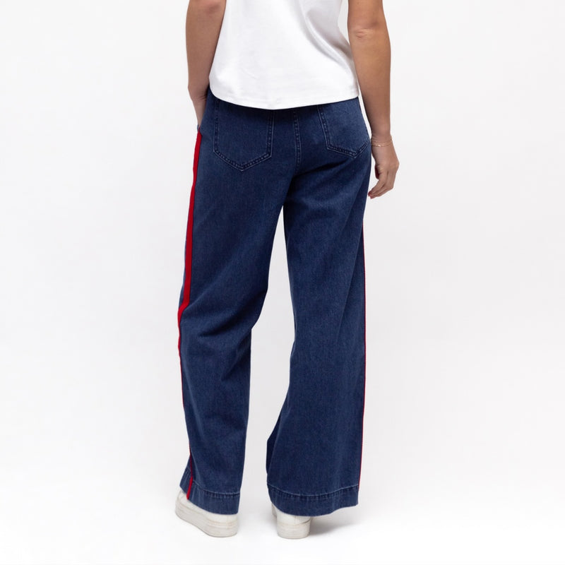 Back view of the pants - they have functional back pockets.