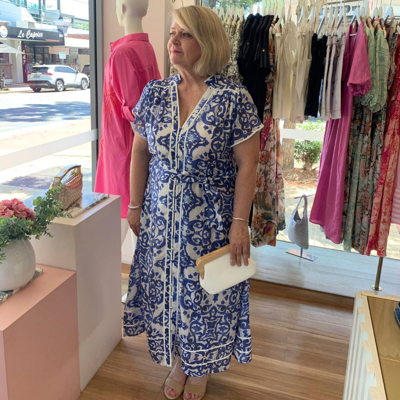 Jill wearing our Kacey Dress. She is 170cm tall, typically a Size 14-16 and wears a Size 16 in this dress.