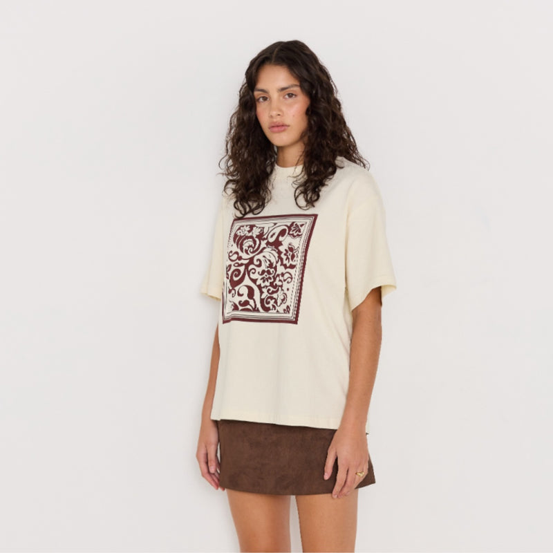 Side view of the tee
