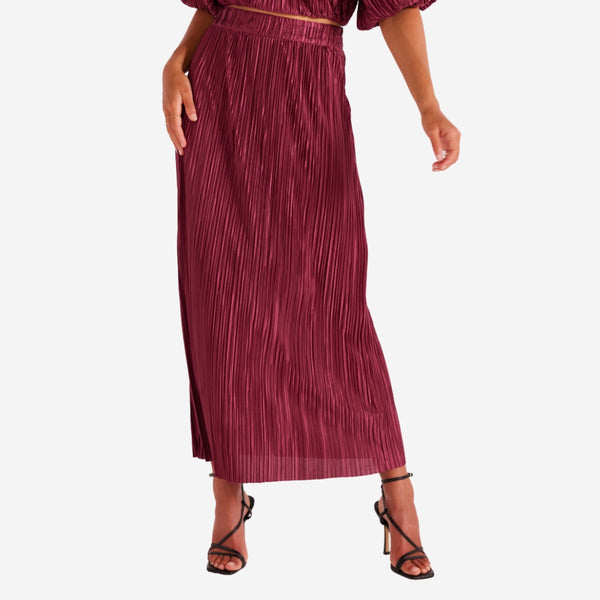 Tilla Plisse Skirt in a berry colour