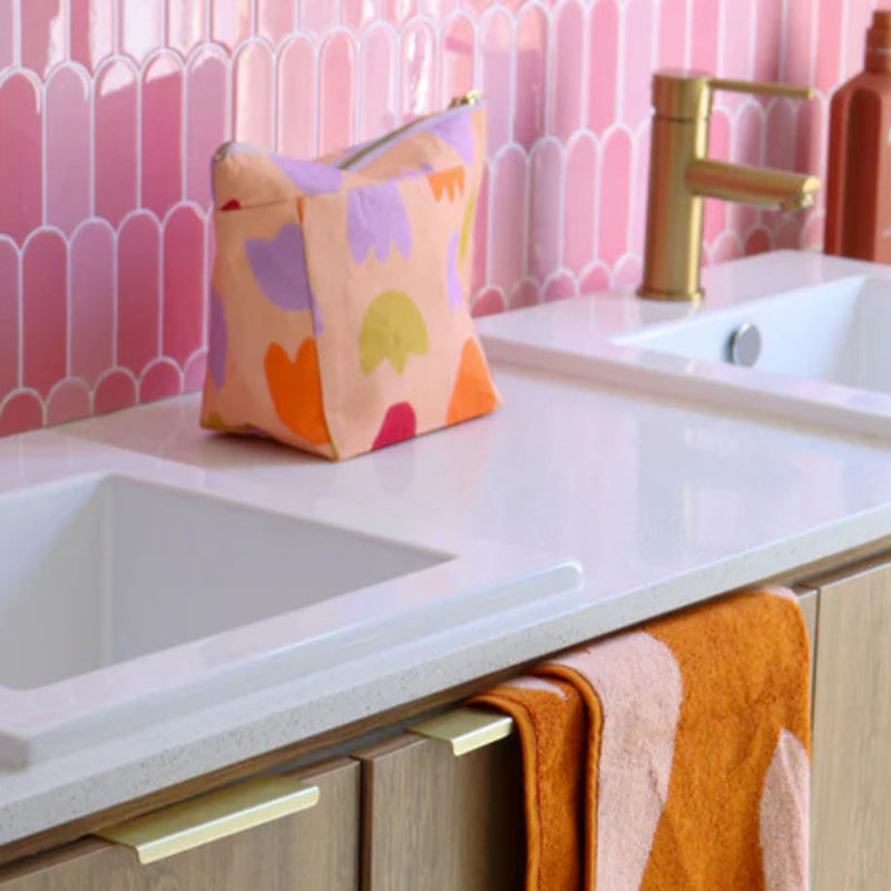 This colourful cosmetic case will look fab in your bathroom. Orange, lilac, green and pink tones.