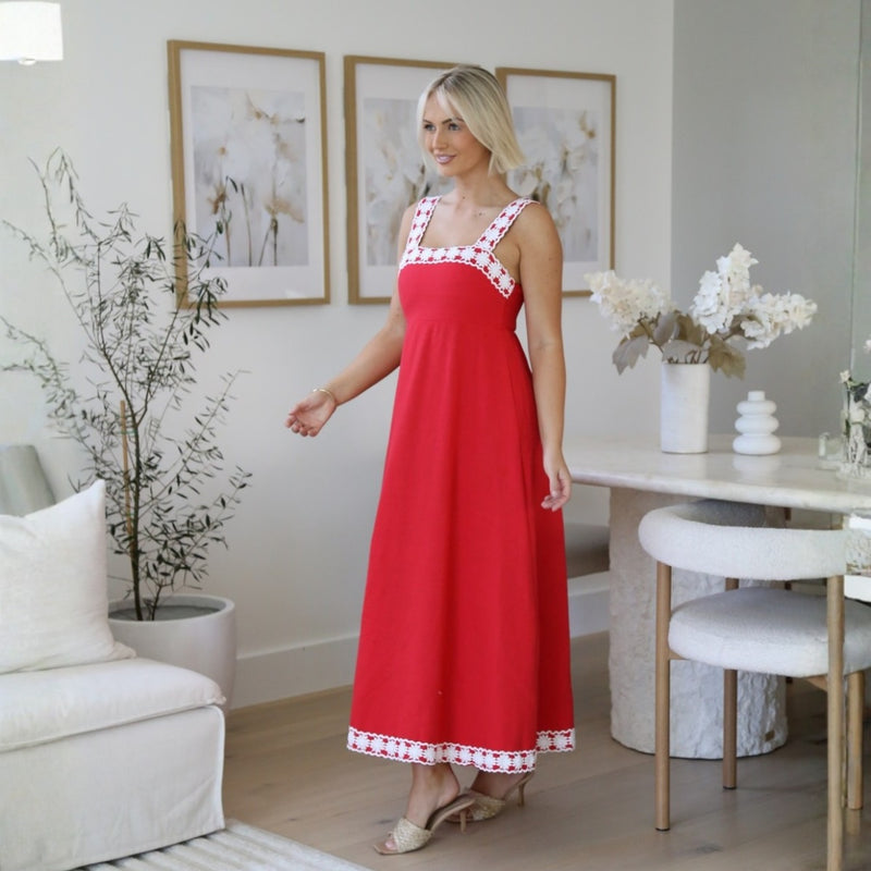 Side view of the dress.