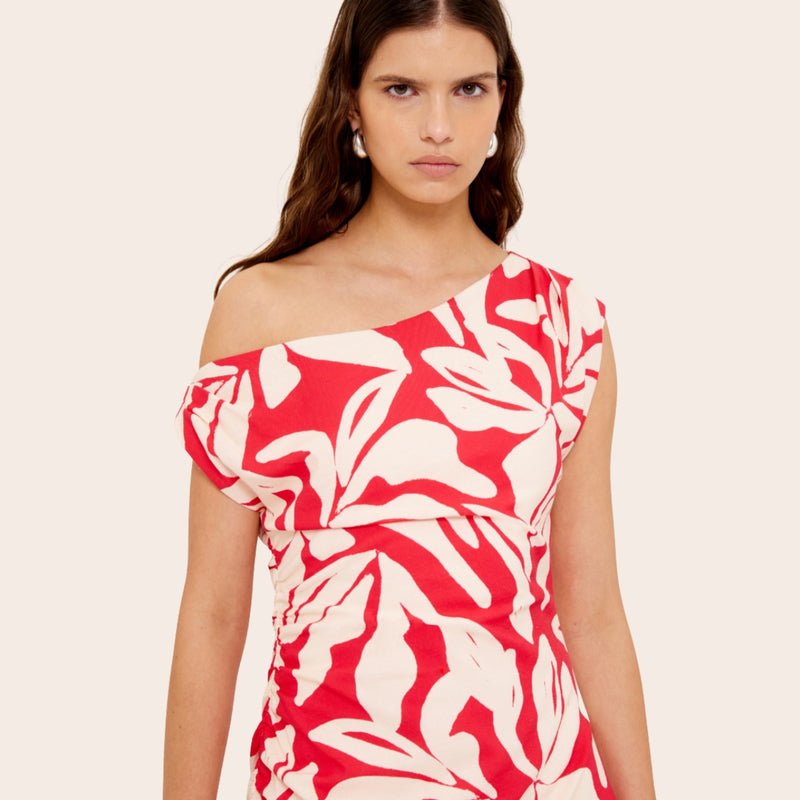 Close up of the asymmetric neckline.