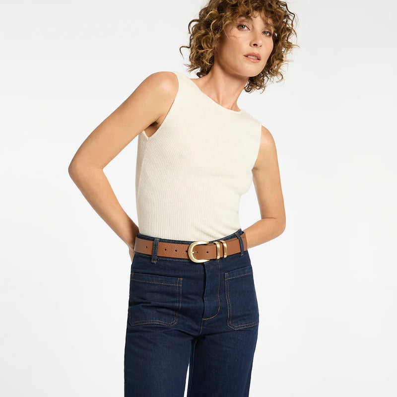 Model wearing the belt.