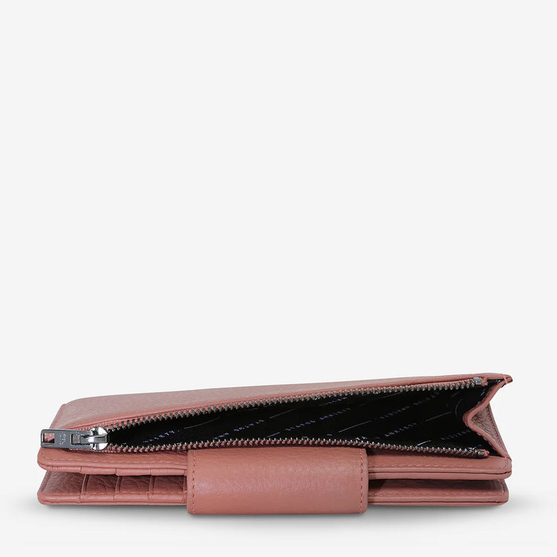 It also has a zip compartment on the back.