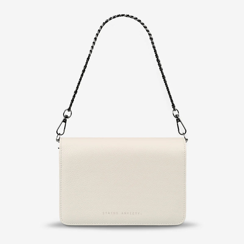 The gunmetal chain is detachable.
