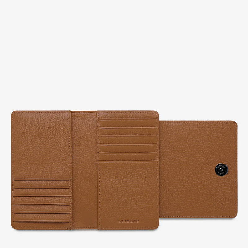 Interior - has lots of internal compartments for cards and notes.