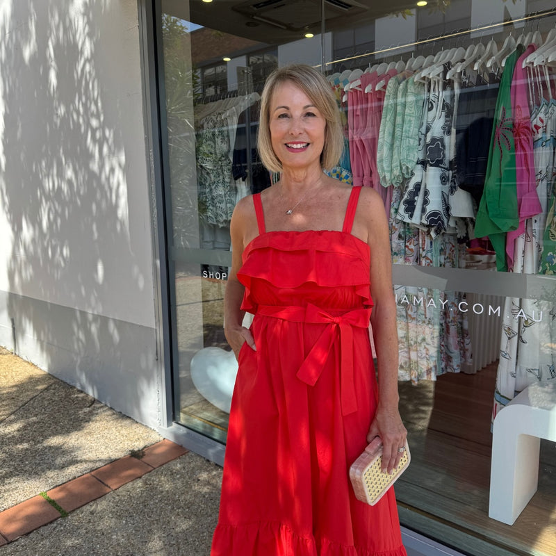 And the dress has side pockets.