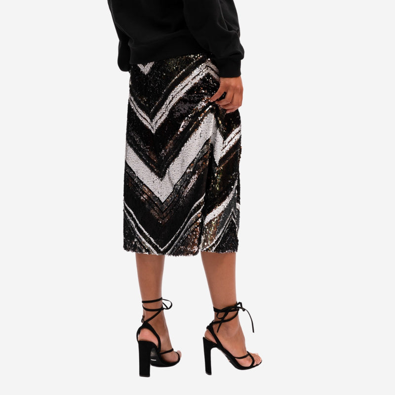 The Zane Sequin Skirt has a black elasticated waistband and its an easy pull on style