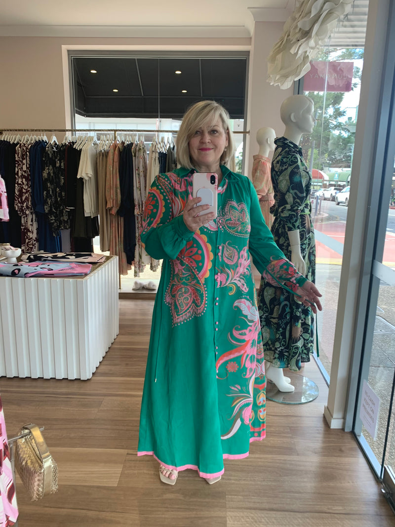 Jill (instore) showcasing the dress worn without the belt.