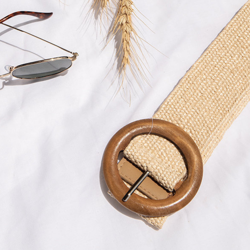 Stretch Belt in a cream (sand) colour with a round wooden buckle